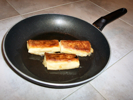 imgi_209_1200px-Blintzes_in_frying_pan.jpg
